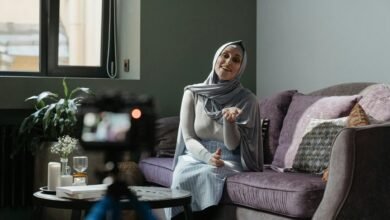 behind the screen stories