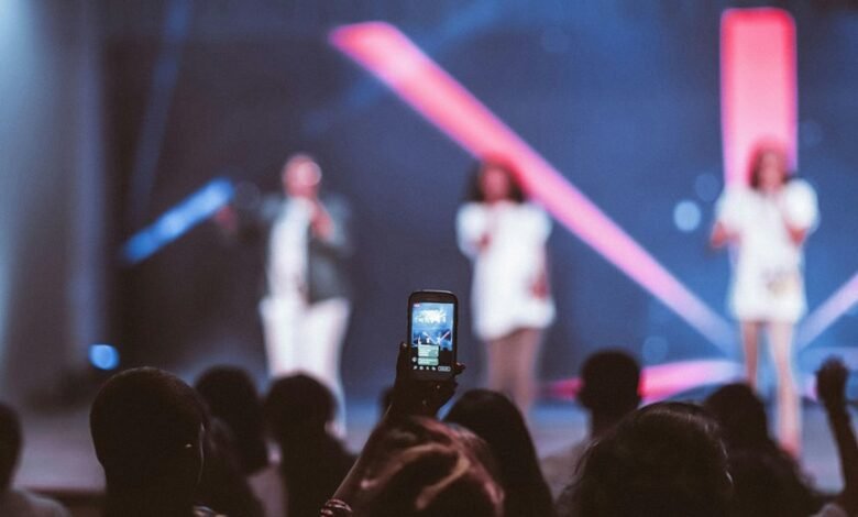 content distribution for audience